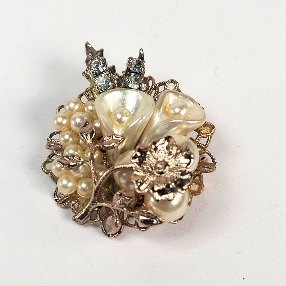 Gold Tone Faux Pearl Calla Lily Floral Brooch Pin Rhinestone Cluster Jewelry - Picture 1 of 5